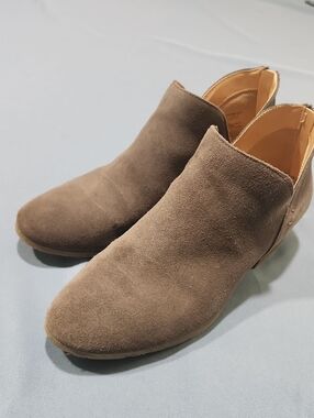 Kenneth Cole Reaction Side Skip. Gray Suede. Size 10.